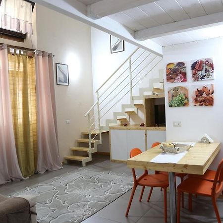 Appartamenti Laura Wi-Fi Curti Bagian luar foto