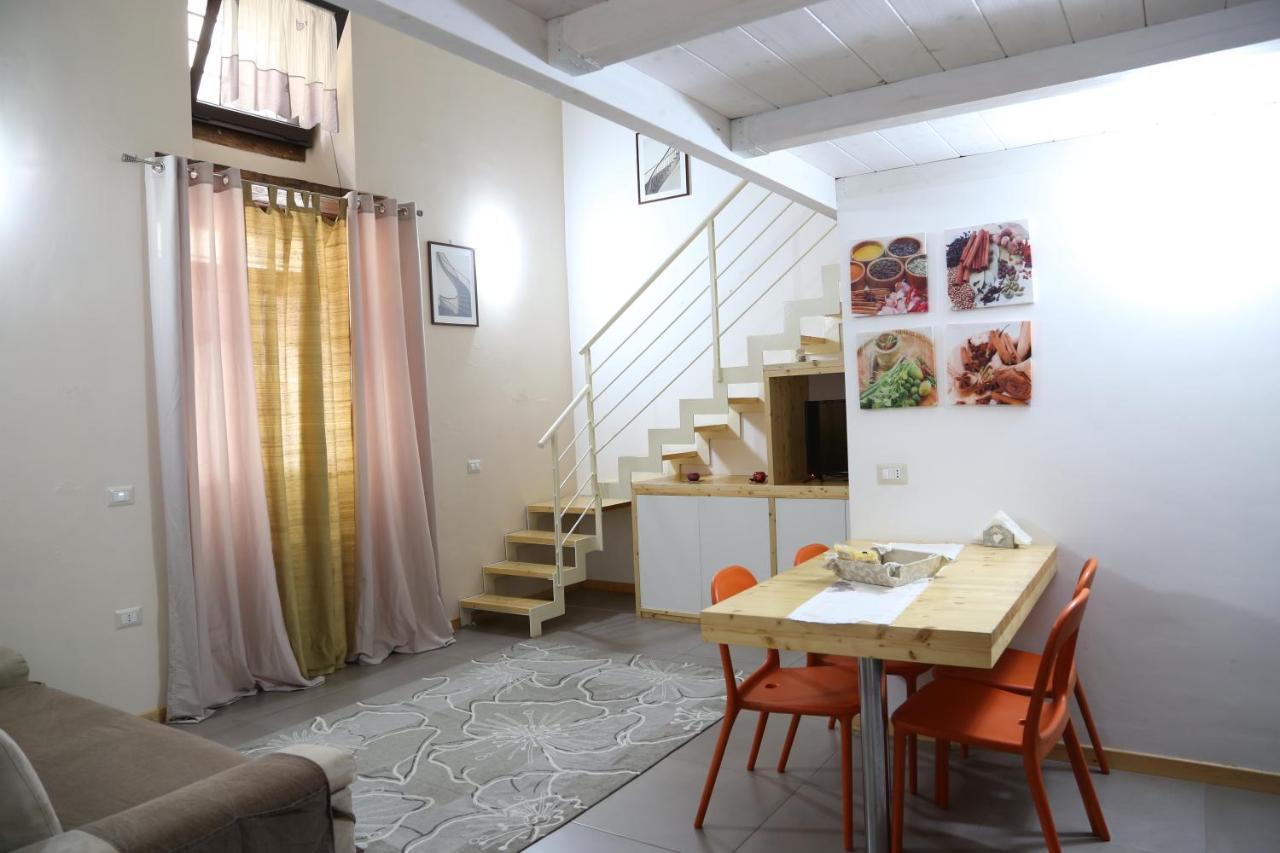 Appartamenti Laura Wi-Fi Curti Bagian luar foto