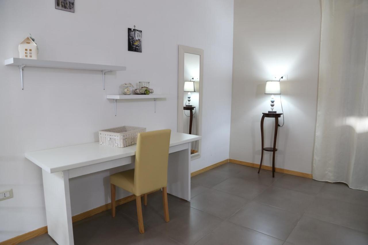Appartamenti Laura Wi-Fi Curti Bagian luar foto