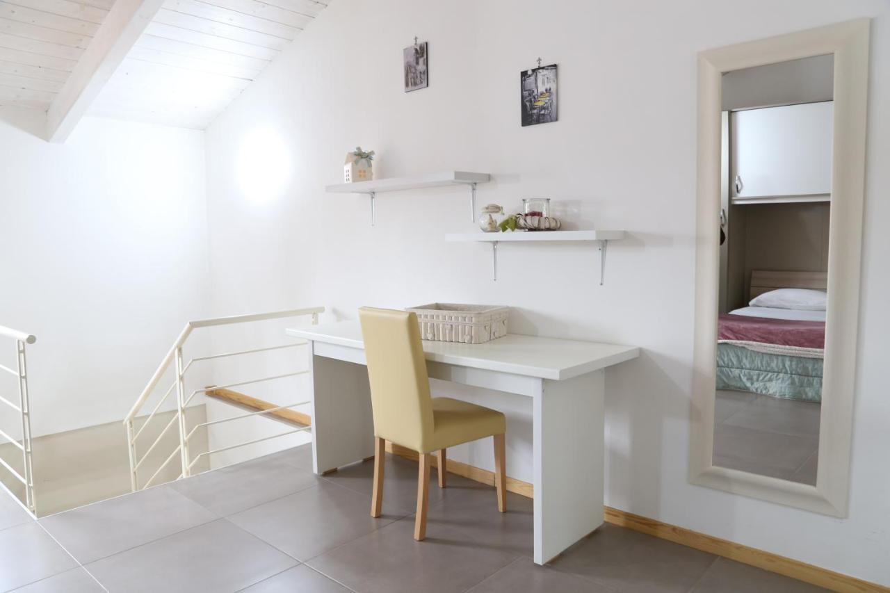 Appartamenti Laura Wi-Fi Curti Bagian luar foto