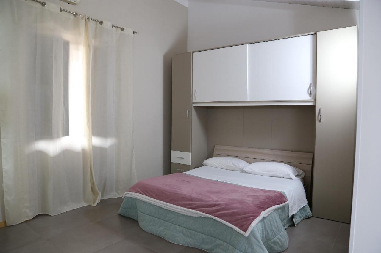 Appartamenti Laura Wi-Fi Curti Bagian luar foto