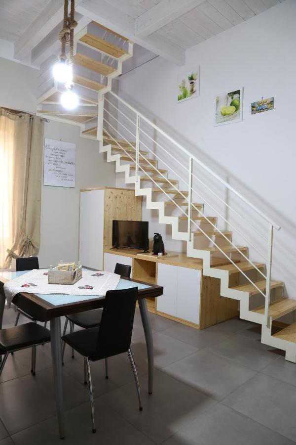 Appartamenti Laura Wi-Fi Curti Bagian luar foto