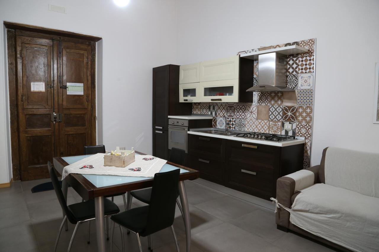 Appartamenti Laura Wi-Fi Curti Bagian luar foto