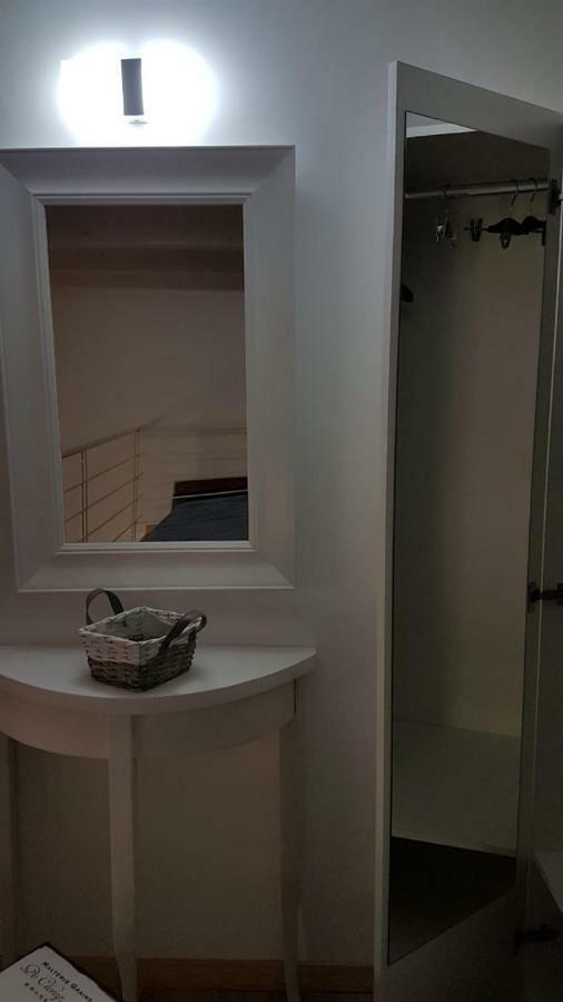 Appartamenti Laura Wi-Fi Curti Bagian luar foto